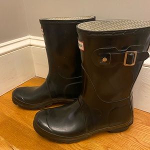 Hunter Short Rainboots, black, size 7 women’s